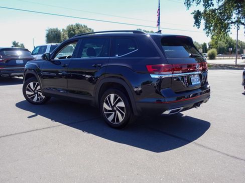 Used 2024 Volkswagen Atlas SE FWD image 9