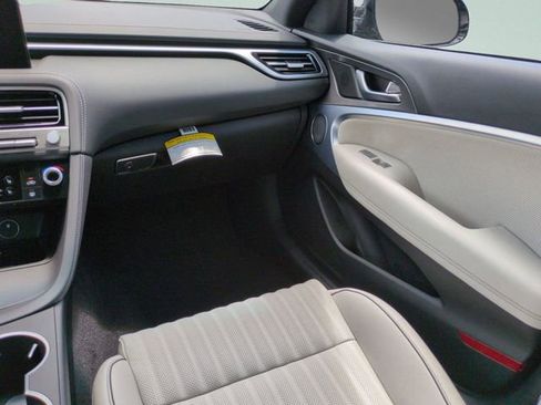 Certified 2025 Genesis G70 2.5T w/ Sport Prestige Package image 15