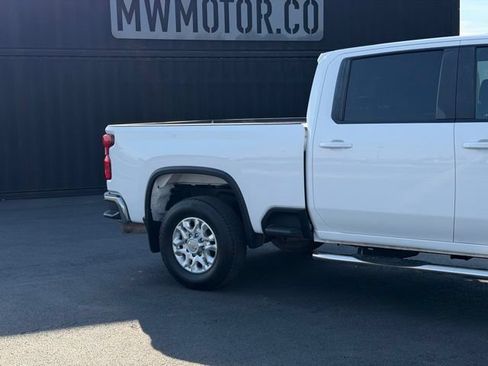 Used 2023 Chevrolet Silverado 2500 LT AWD/4WD image 4