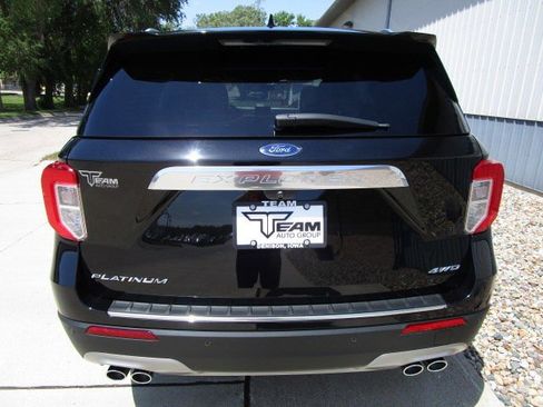 Used 2022 Ford Explorer Platinum w/ Equipment Group 601A AWD/4WD image 6