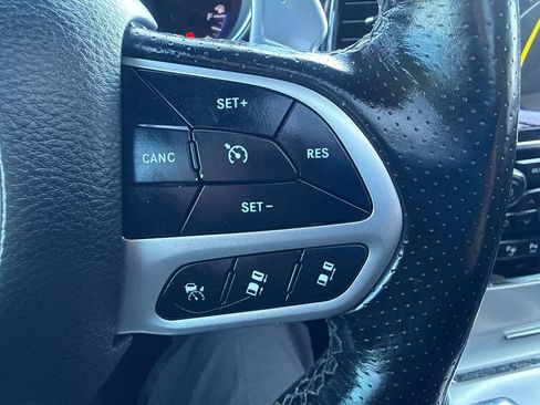 Used 2020 Jeep Grand Cherokee SRT image 23