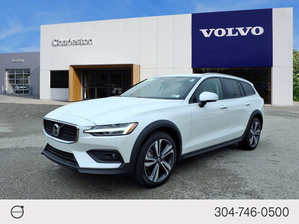 New 2026 Volvo V60 B5 Cross Country Plus w/ Protection Package Premier AWD/4WD image 7