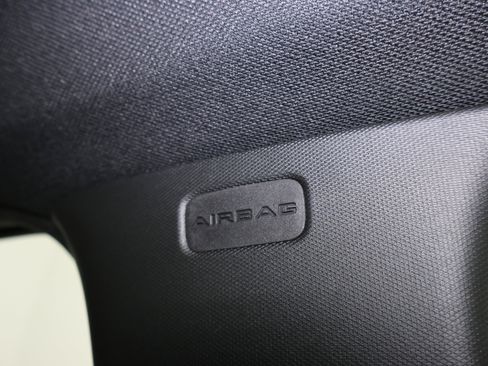 Used 2025 Jeep Grand Cherokee Limited w/ Luxury Tech Group II image 53