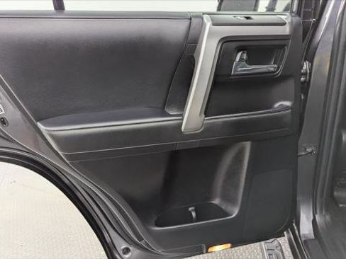 Used 2022 Toyota 4Runner SR5 Premium image 16