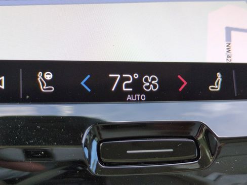 New 2025 Volvo XC60 T8 Plus w/ Protection Package Premier image 22