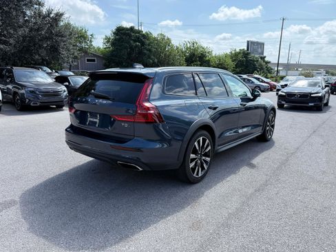 Used 2020 Volvo V60 T5 Cross Country AWD/4WD image 6