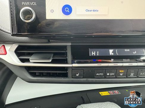 Certified 2025 Toyota Sienna XSE image 19