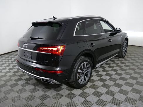 Used 2023 Audi Q5 2.0T Premium w/ Convenience Package AWD/4WD image 3