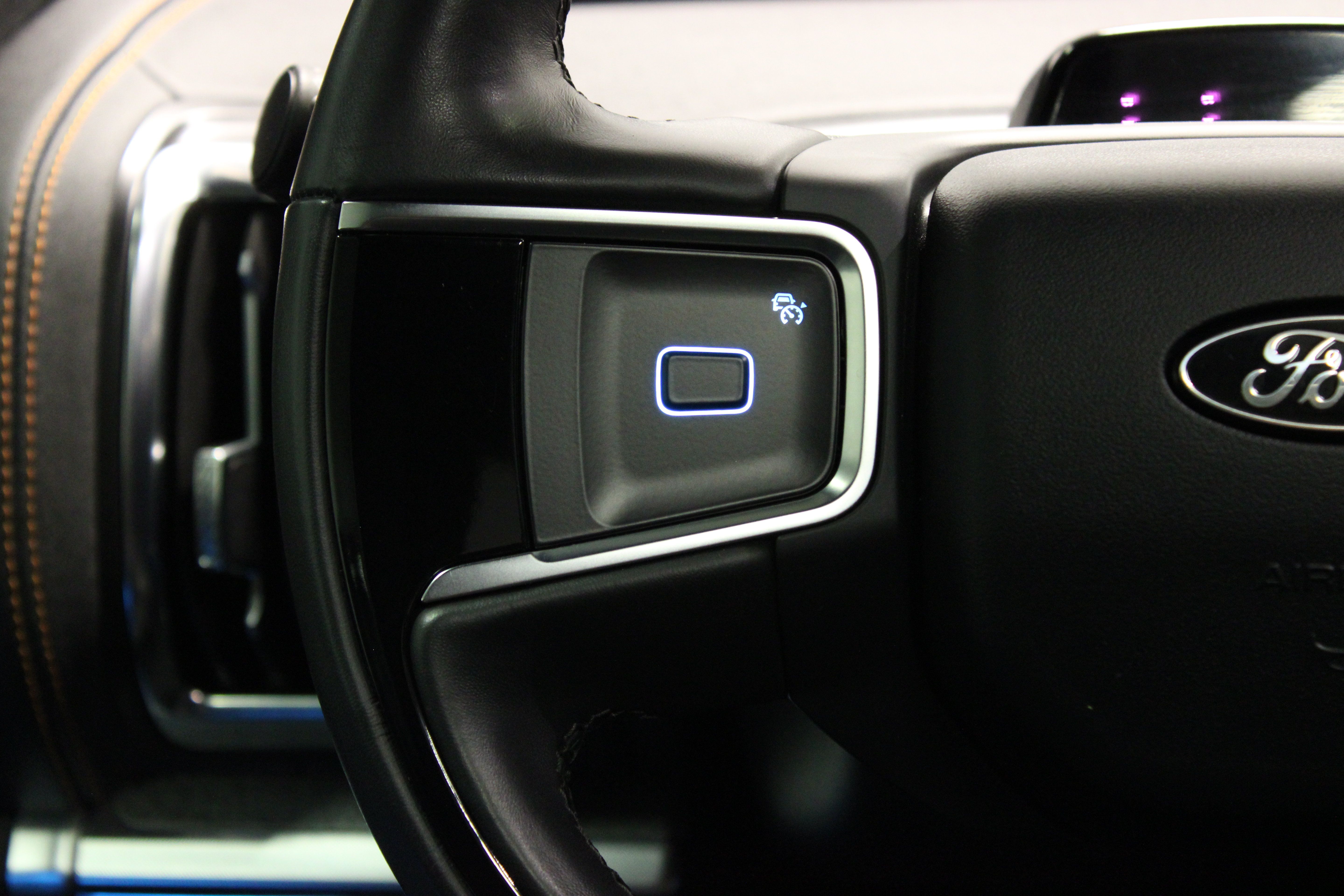Used 2025 Ford Expedition Tremor AWD/4WD image 27