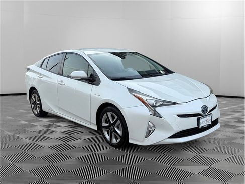 Used 2017 Toyota Prius Three Touring image 7