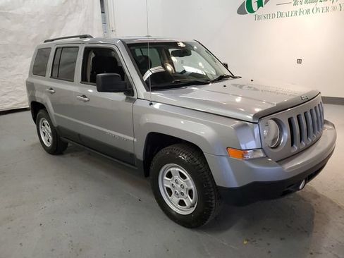 Used 2014 Jeep Patriot Sport w/ Power Value Group AWD/4WD image 8