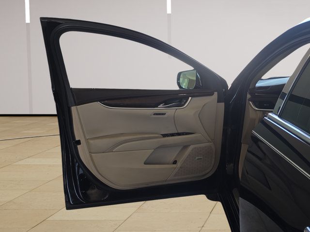 Used 2013 Cadillac XTS Luxury FWD image 10