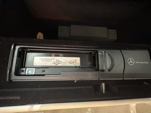 Used 2004 Mercedes-Benz SL 500 image 46
