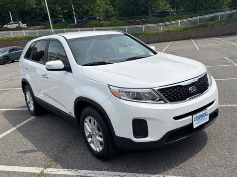 Used 2015 Kia Sorento LX AWD/4WD image 2
