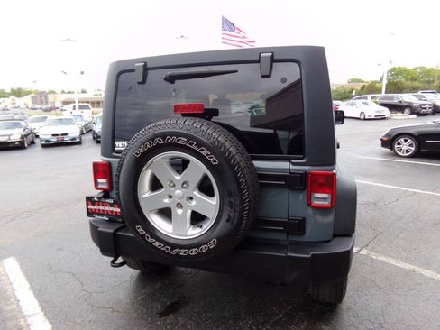 Used 2015 Jeep Wrangler Unlimited Sport w/ Quick Order Package 24S AWD/4WD image 41