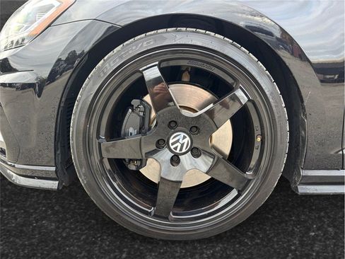 Used 2019 Volkswagen Golf R 4-Door image 13