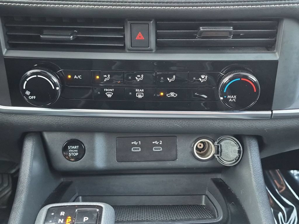 Used 2024 Nissan Rogue S AWD/4WD image 25