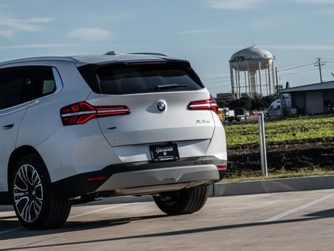 New 2026 BMW X3 xDrive30 w/ Premium Package image 6