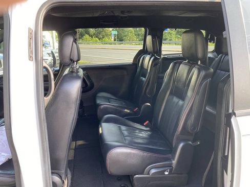 Used 2017 Dodge Grand Caravan GT FWD image 11