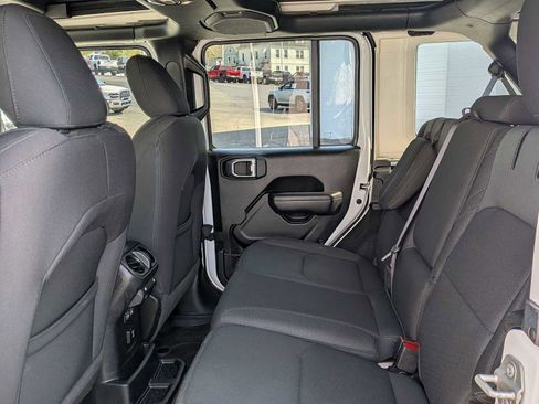 Certified 2023 Jeep Wrangler Unlimited w/ Sun & Screen Package AWD/4WD image 11