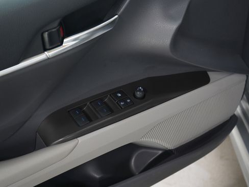 Used 2023 Toyota Camry SE image 20