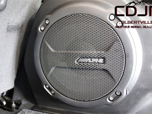 Used 2024 Jeep Wrangler Sahara w/ Technology Group image 10