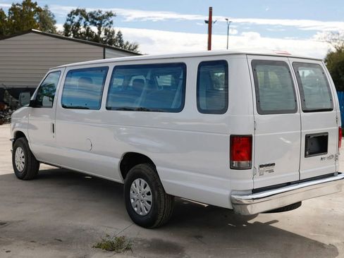 Used 2014 Ford E-350 and Econoline 350 XLT image 3