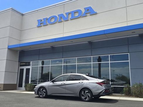 Used 2025 Hyundai Elantra Sport w/ Cargo Package FWD image 19