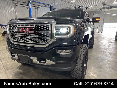 Used 2018 GMC Sierra 1500 Denali w/ Denali Ultimate Package image 2