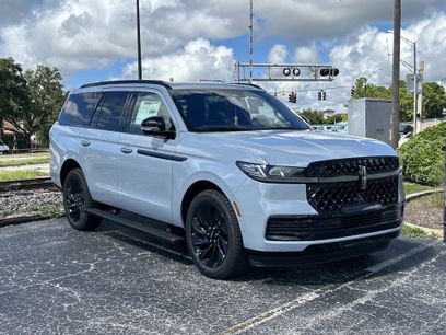 New 2025 Lincoln Navigator Reserve w/ Jet Appearance Package