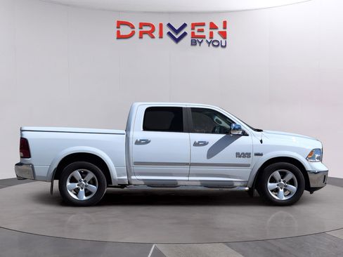 Used 2018 RAM 1500 SLT image 6