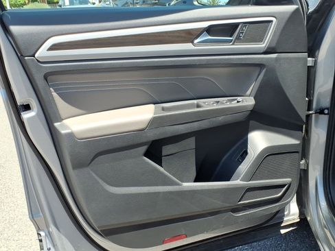 Certified 2023 Volkswagen Atlas SE w/ Panoramic Sunroof Package AWD/4WD image 18