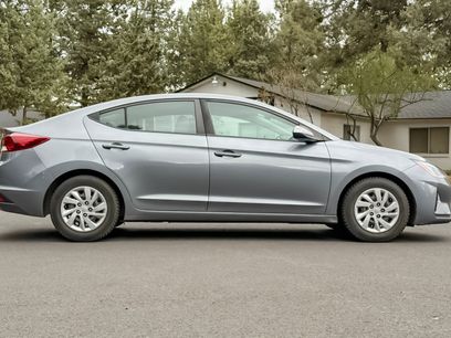 Used 2019 Hyundai Elantra SE w/ Cargo Package