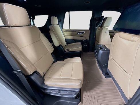 Used 2023 Chevrolet Tahoe Premier w/ Advanced Technology Package AWD/4WD image 29
