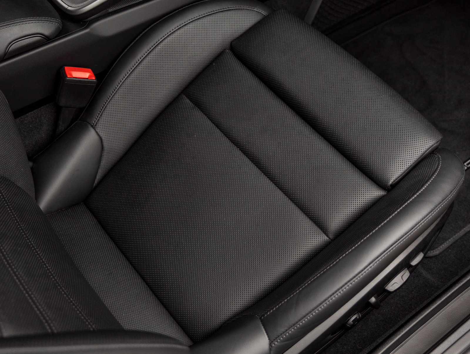 Certified 2026 Porsche 911 Carrera S RWD image 38