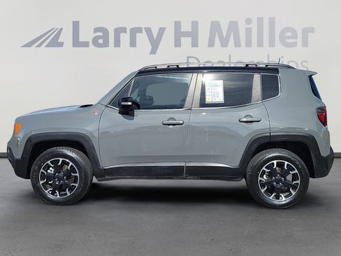 Used 2023 Jeep Renegade Trailhawk w/ Sun/Sound Group AWD/4WD image 2