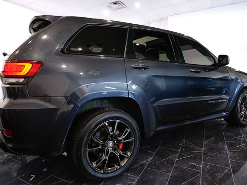 Used 2016 Jeep Grand Cherokee SRT image 6