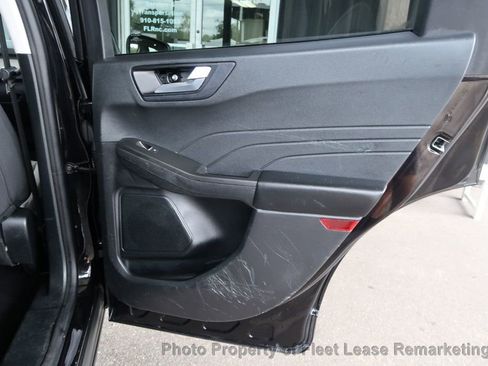 Used 2021 Ford Escape SE image 21