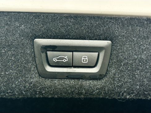 Used 2023 BMW 530i w/ Premium Package RWD image 13