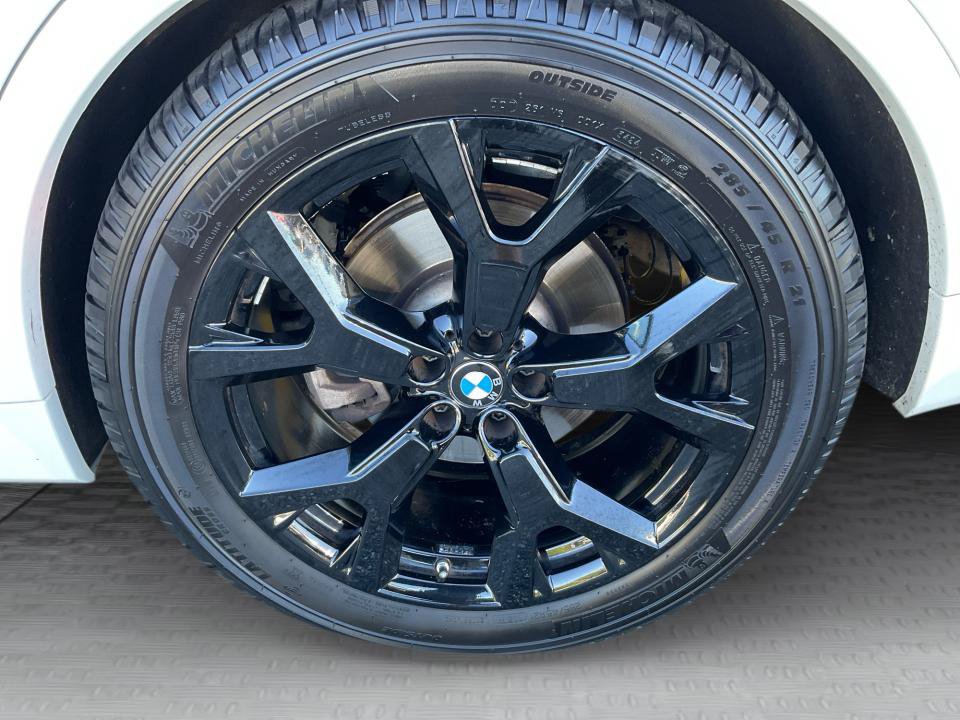 Used 2024 BMW X7 xDrive40i w/ Premium Package AWD/4WD image 22