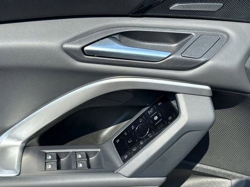 Certified 2025 Audi Q5 2.0T Premium Plus w/ Premium Plus image 17