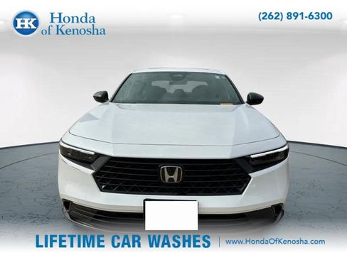 Used 2025 Honda Accord Sport image 2