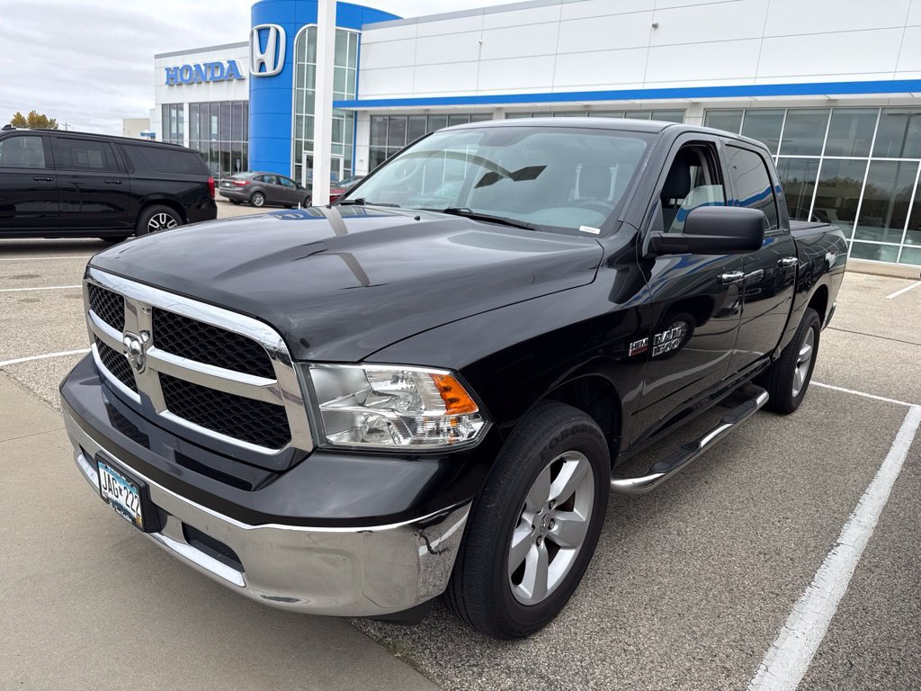 Used 2017 RAM 1500 Classic SLT AWD/4WD image 2