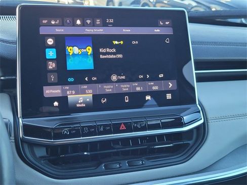 Certified 2024 Jeep Compass Limited image 9