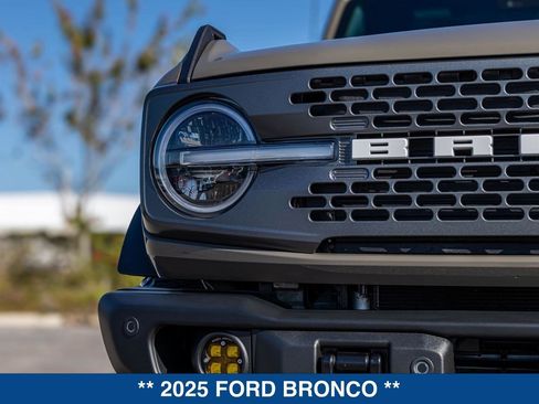 New 2025 Ford Bronco Badlands image 12