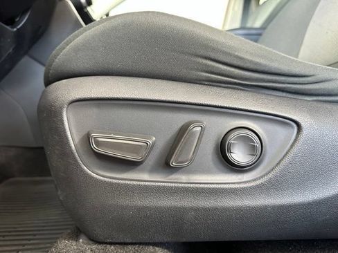 Used 2020 Toyota RAV4 XLE w/ Convenience Package AWD/4WD image 22