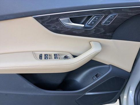 Used 2023 Audi Q8 Premium Plus image 14