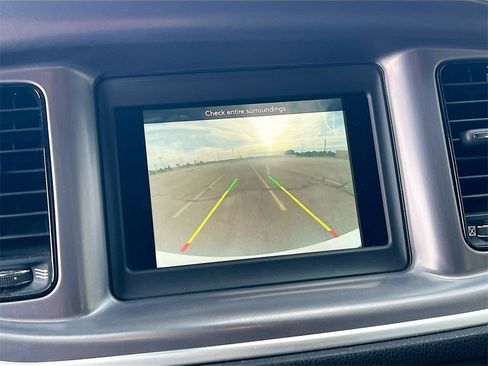 Used 2020 Dodge Charger SXT w/ Driver Convenience Group image 13