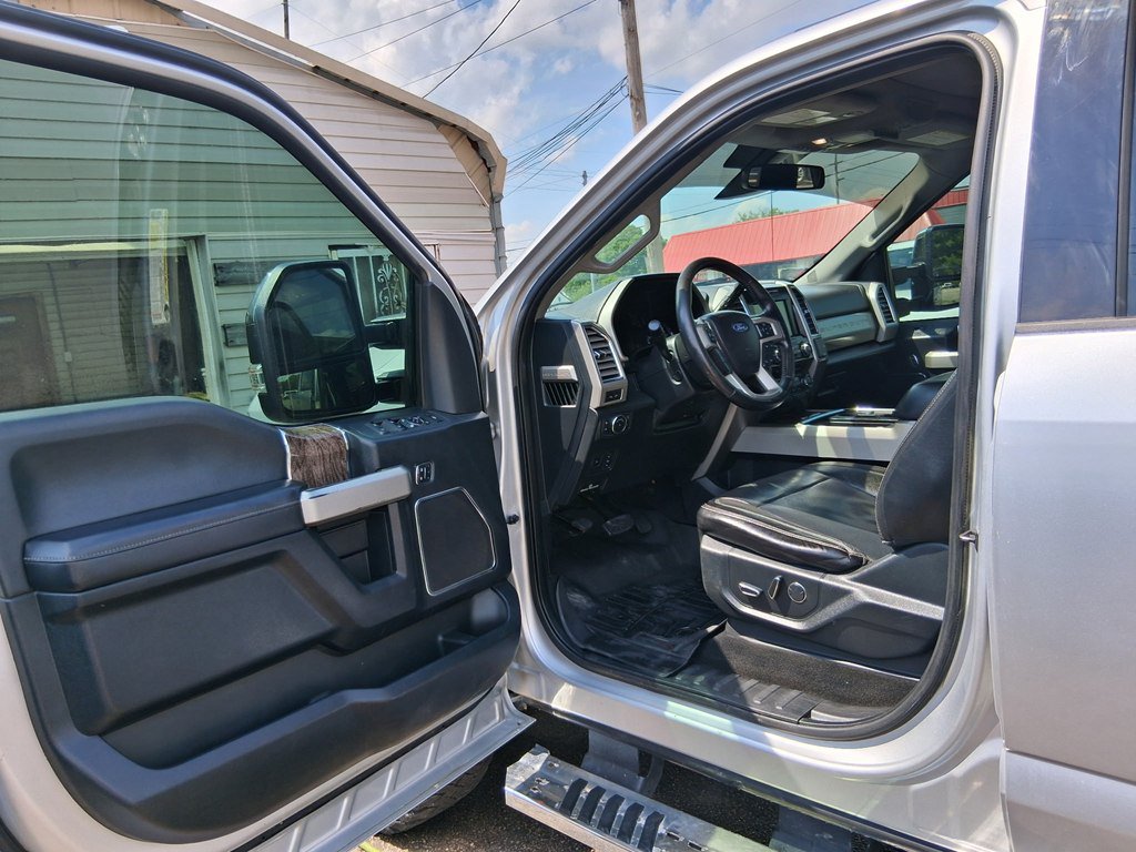Used 2017 Ford F250 Lariat w/ Lariat Ultimate Package AWD/4WD image 8