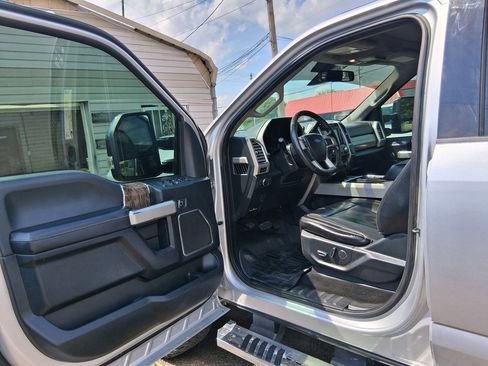 Used 2017 Ford F250 Lariat w/ Lariat Ultimate Package AWD/4WD image 8